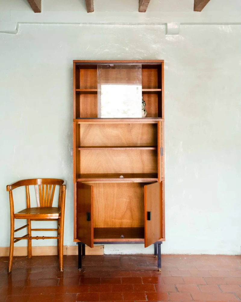 Madeleine, la bibliothèque vitrine en acajou N°736