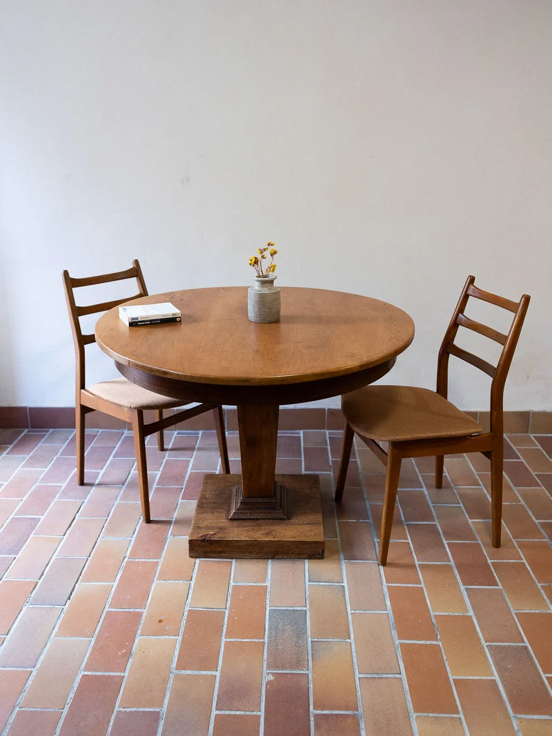 Romy, l'imposante table à manger N°1465