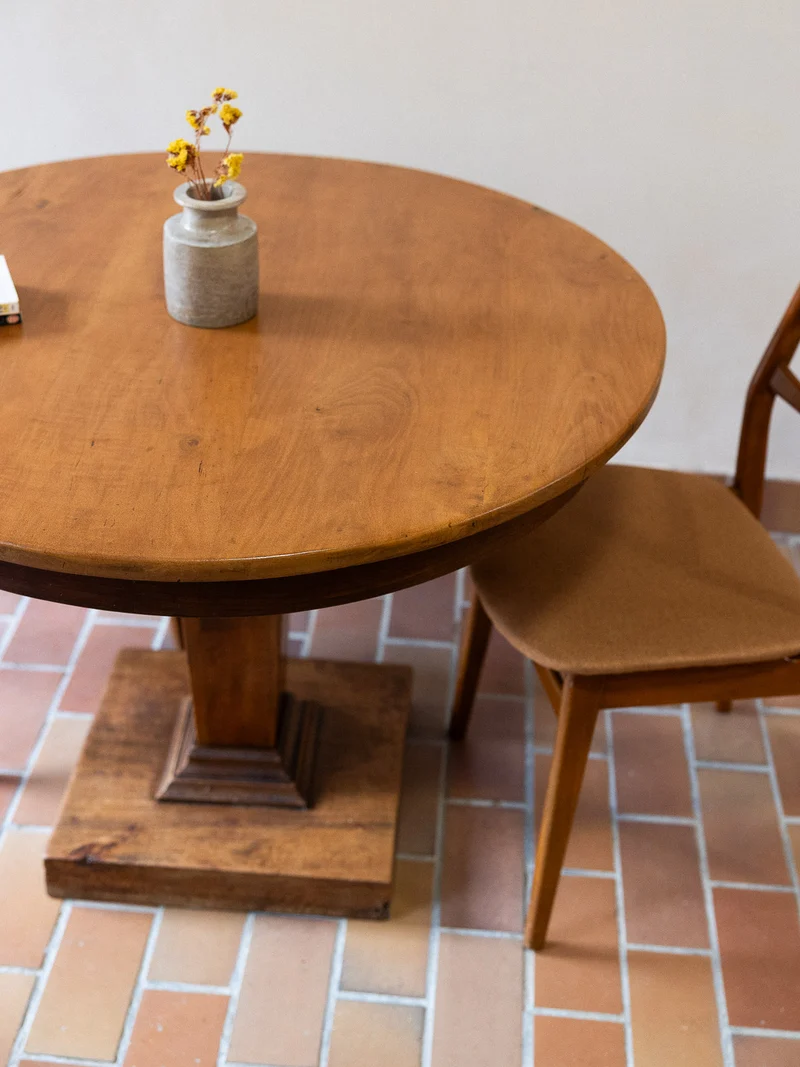 Romy, l'imposante table à manger N°1465