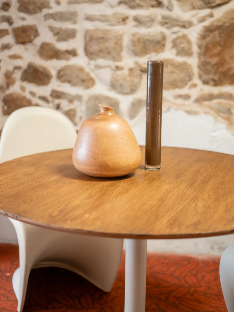 Romy, la table à manger en bois N°391