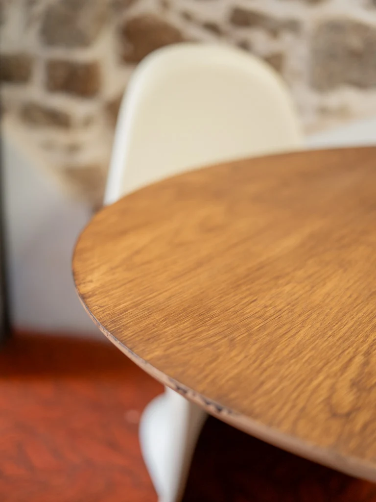 Romy, la table à manger en bois N°391