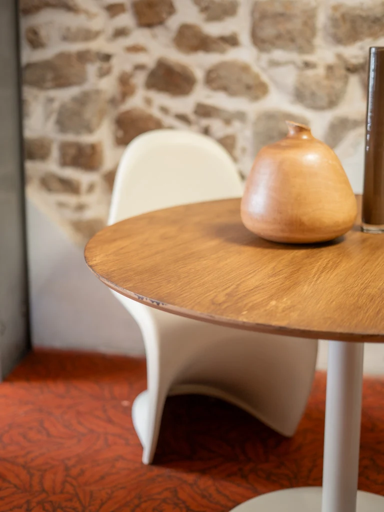 Romy, la table à manger en bois N°391