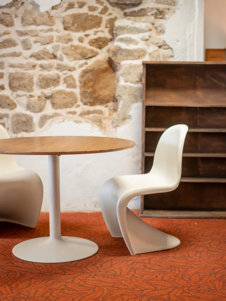 Romy, la table à manger en bois N°391