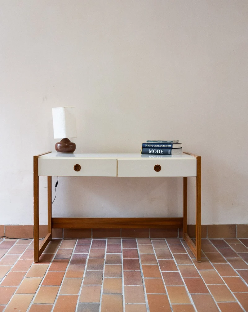 Yvan, le bureau bicolore N°551