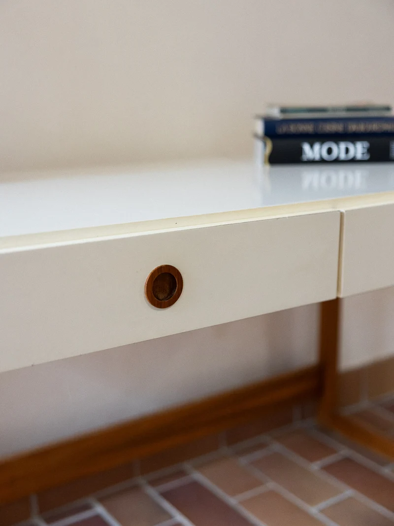 Yvan, le bureau bicolore N°551