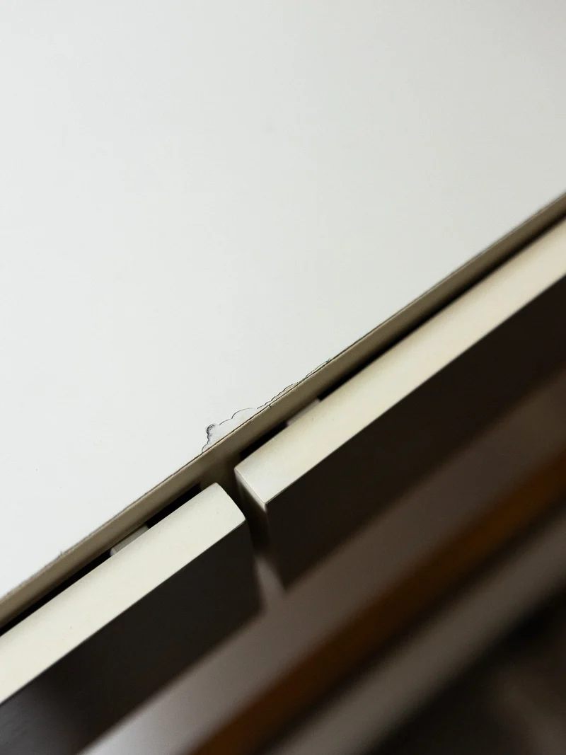 Yvan, le bureau bicolore N°551