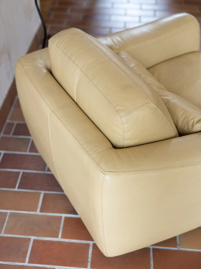 Jakob, le fauteuil jaune beurre N°1327