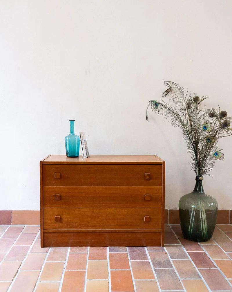 Olga, la commode aux poignées carrées N°1058