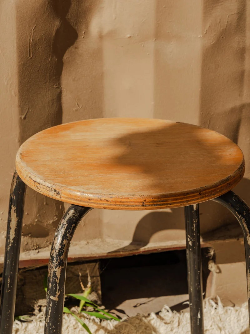 Regis, le tabouret en bois et métal N°1489
