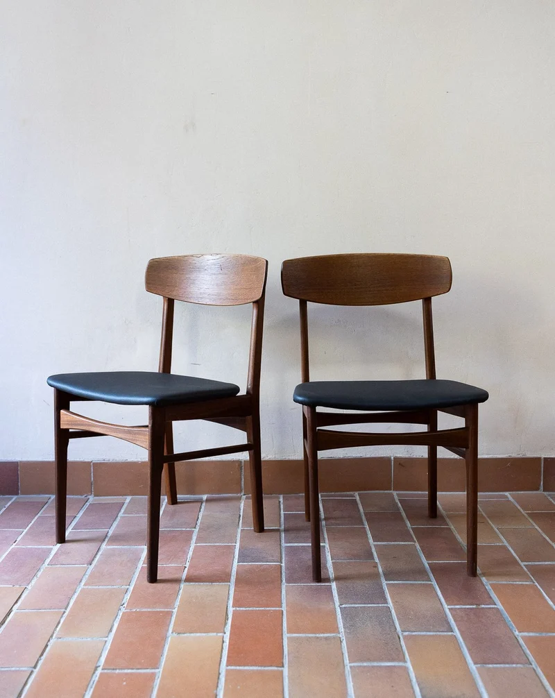 Alma, l'élégante paire de chaises N°1797