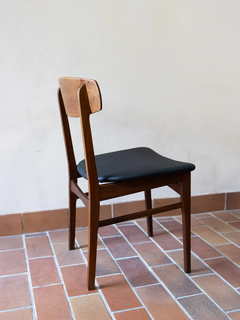 Alma, l'élégante paire de chaises N°1797