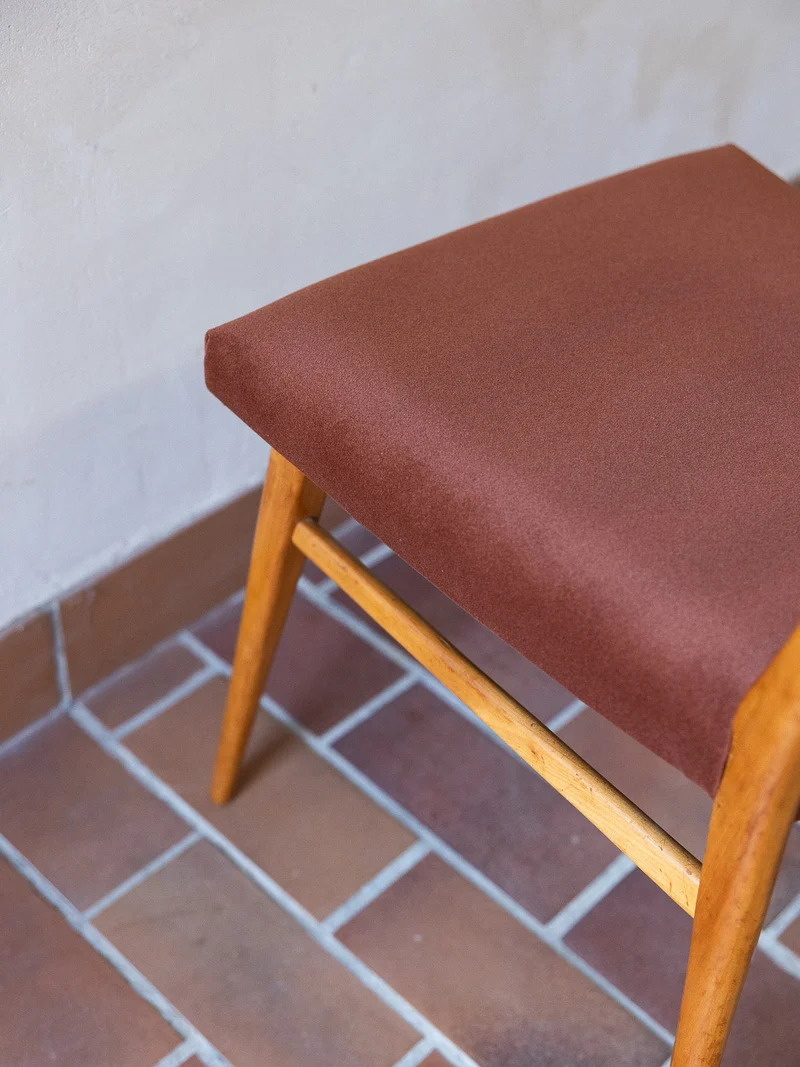 Alma, le lot de 4 chaises au tissu terracotta N°1799