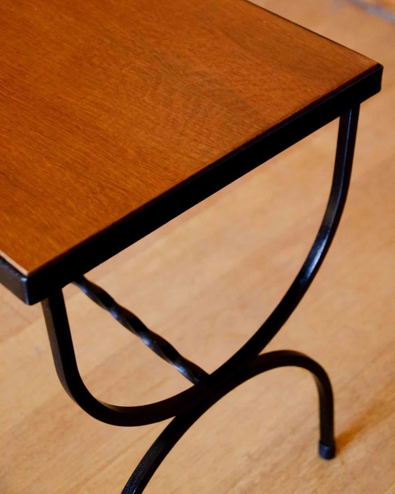 Francine, la table d'appoint en chêne N°1440
