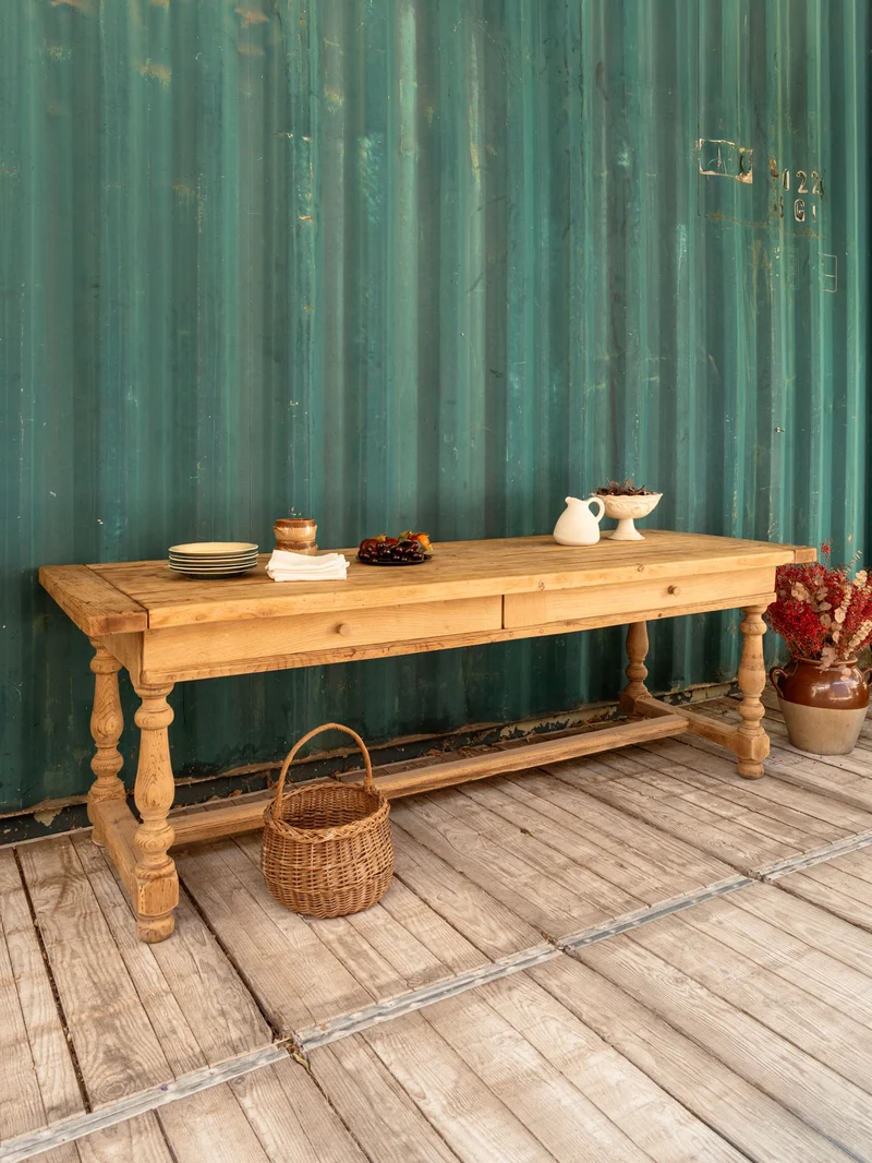 Romy, la grande table à manger en bois N°1462