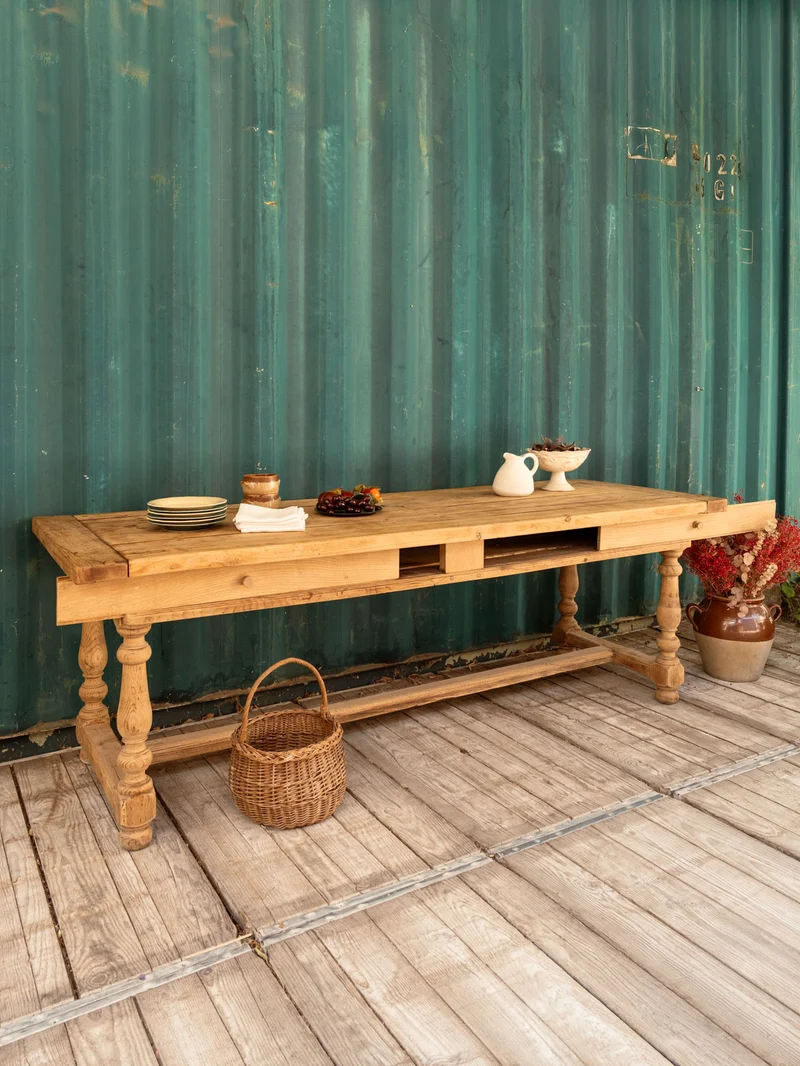 Romy, la grande table à manger en bois N°1462