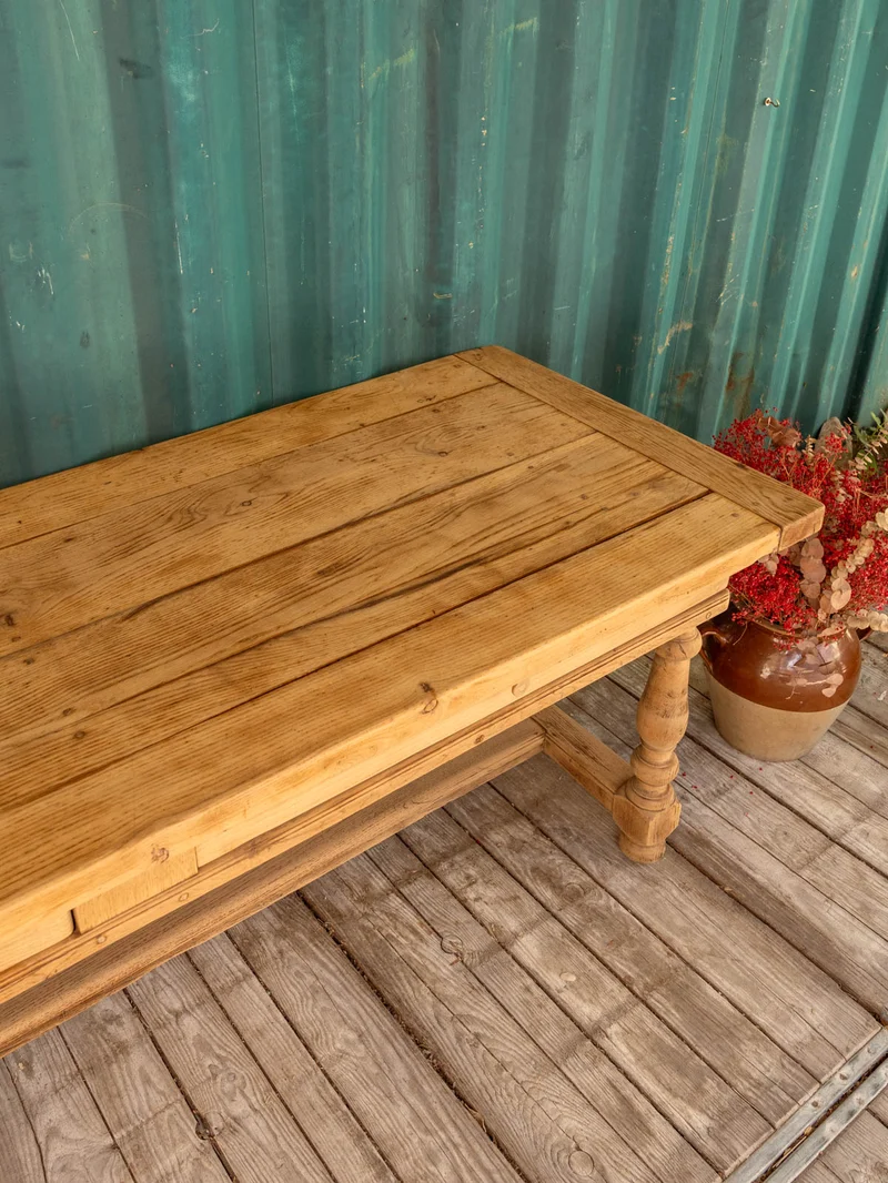 Romy, la grande table à manger en bois N°1462