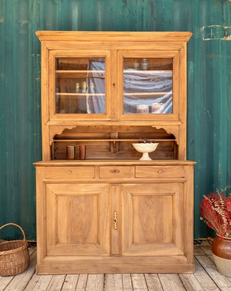Gilbert, le buffet à deux corps en noyer N°1728