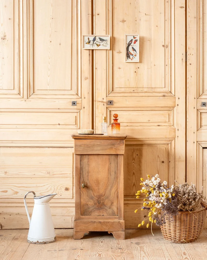 Gilbert, le meuble d'appoint en noyer N°1741
