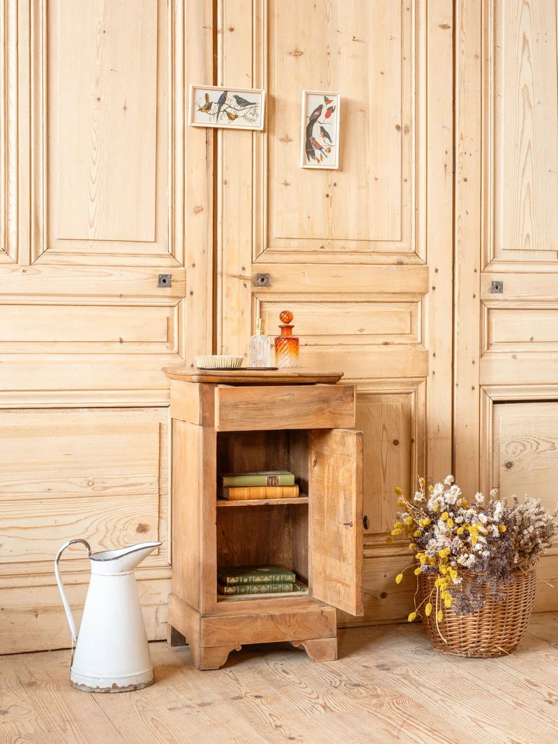 Gilbert, le meuble d'appoint en noyer N°1741
