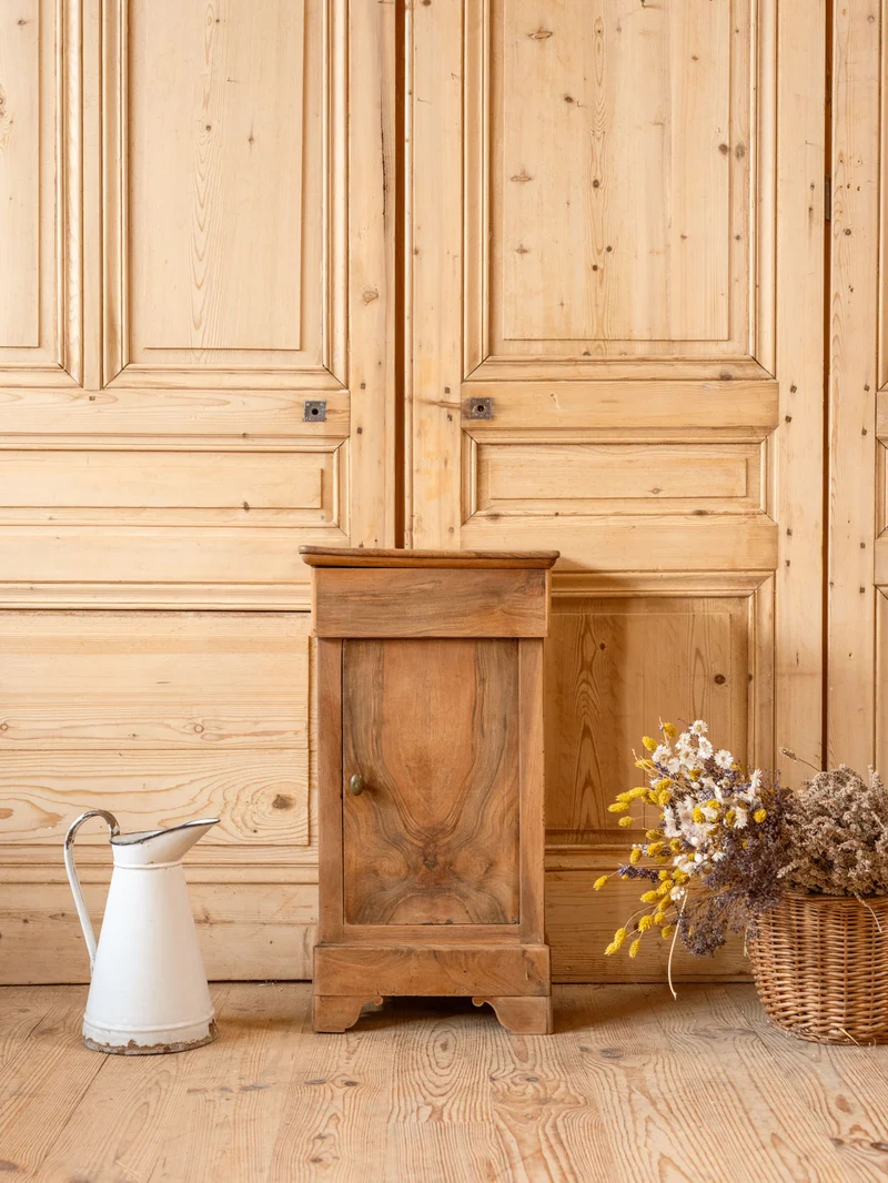 Gilbert, le meuble d'appoint en noyer N°1741