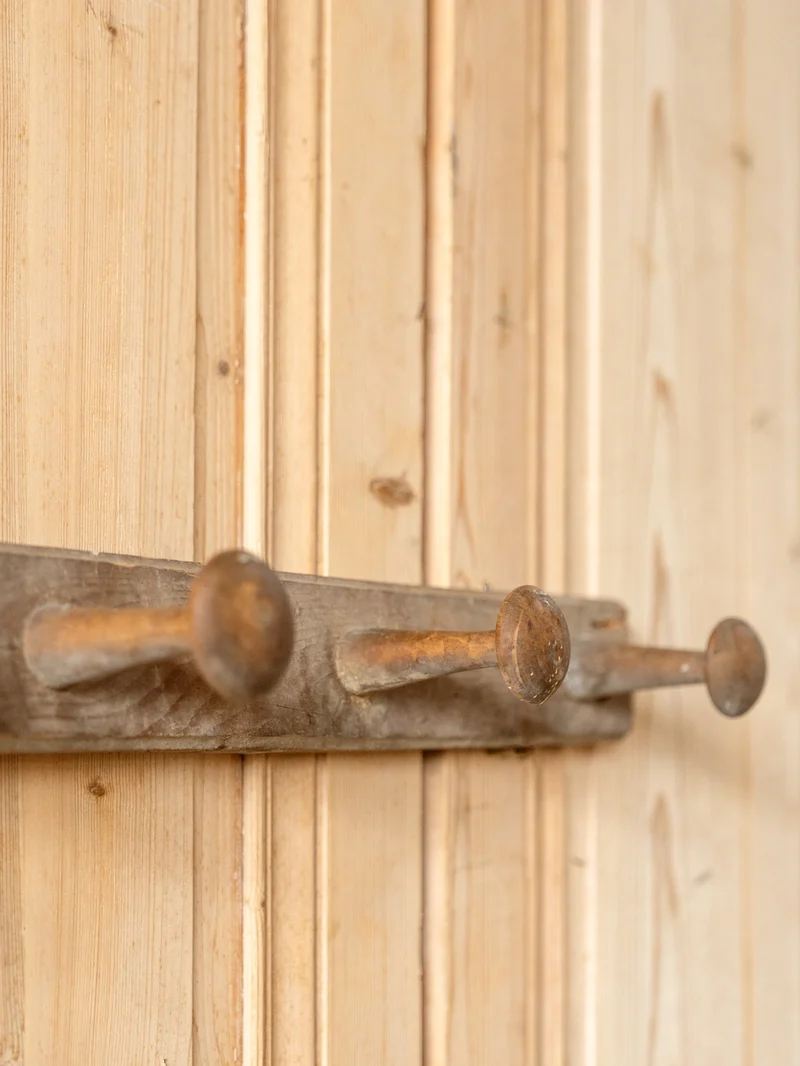 Max, le porte-manteau mural en bois gris N°416