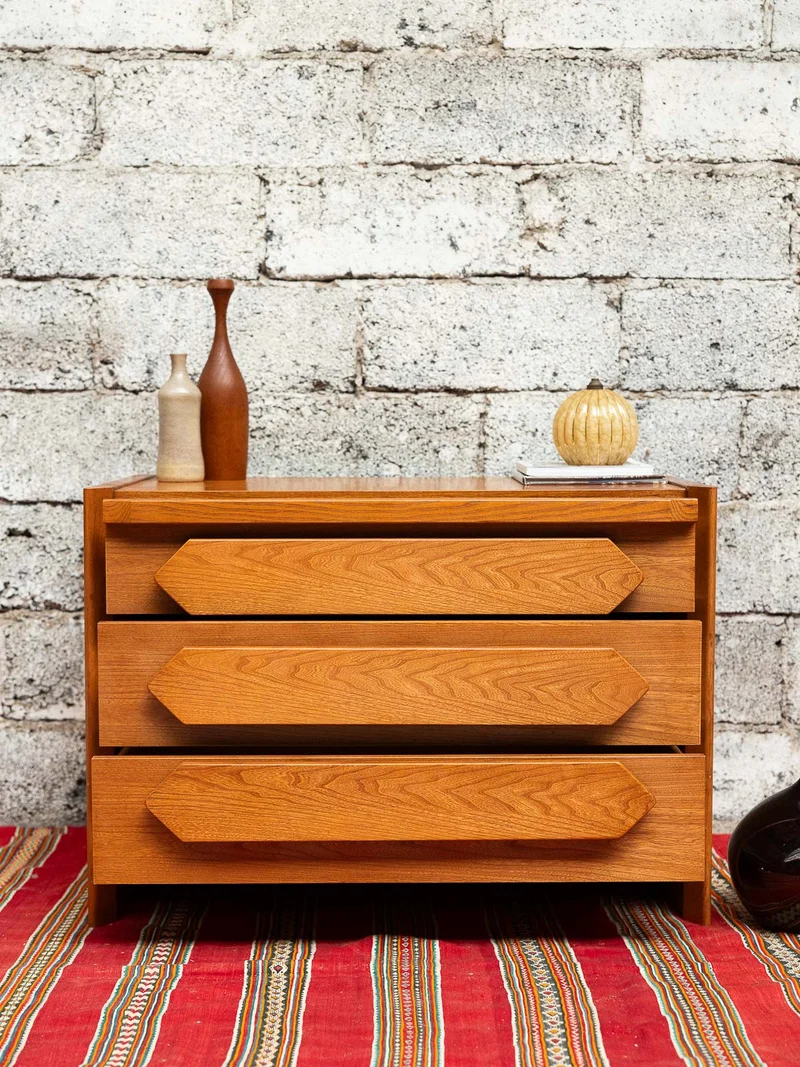 Olga, la commode en bois massif N°710