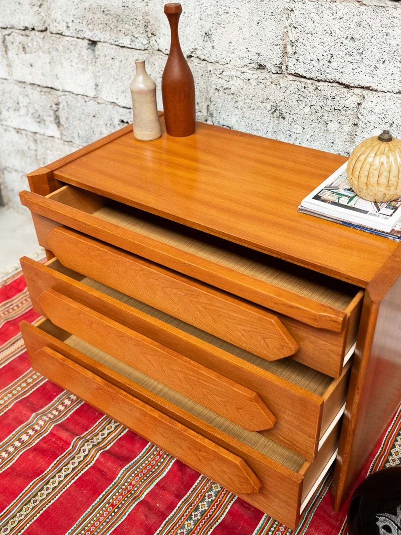 Olga, la commode en bois massif N°710