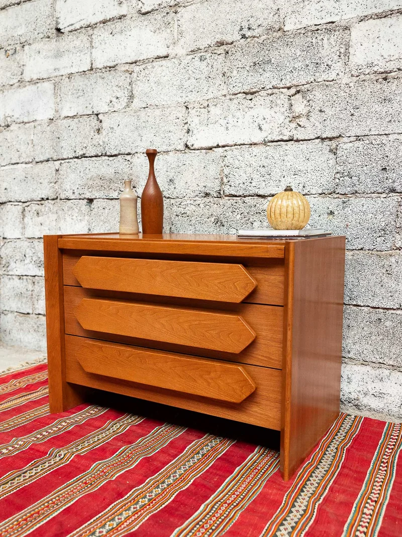 Olga, la commode en bois massif N°710