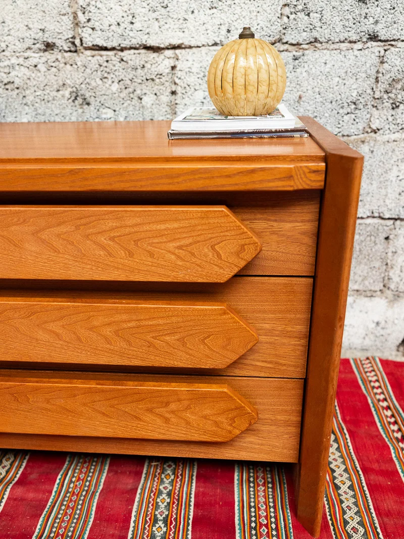 Olga, la commode en bois massif N°710