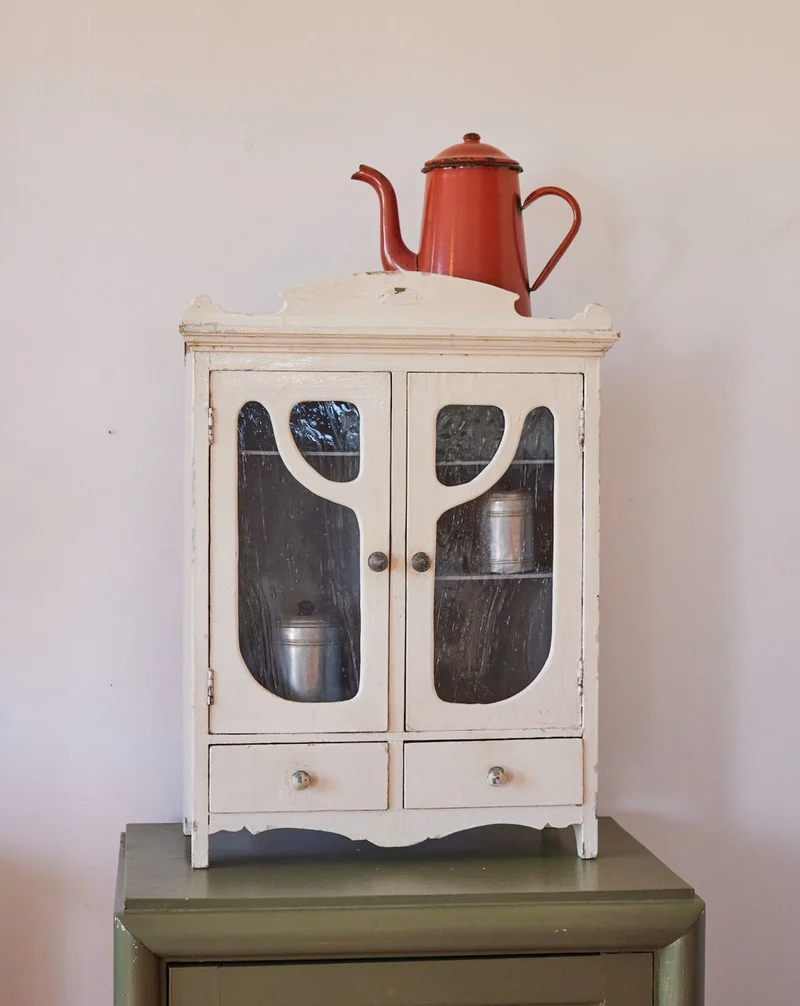 Guy, l'armoire à pharmacie vintage N°45