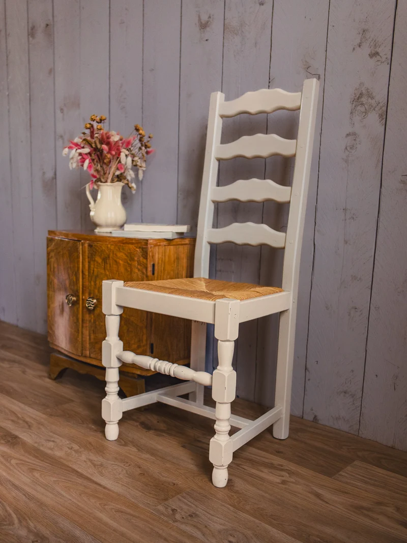 Alma, le lot de 6 chaises en bois patiné N°1321