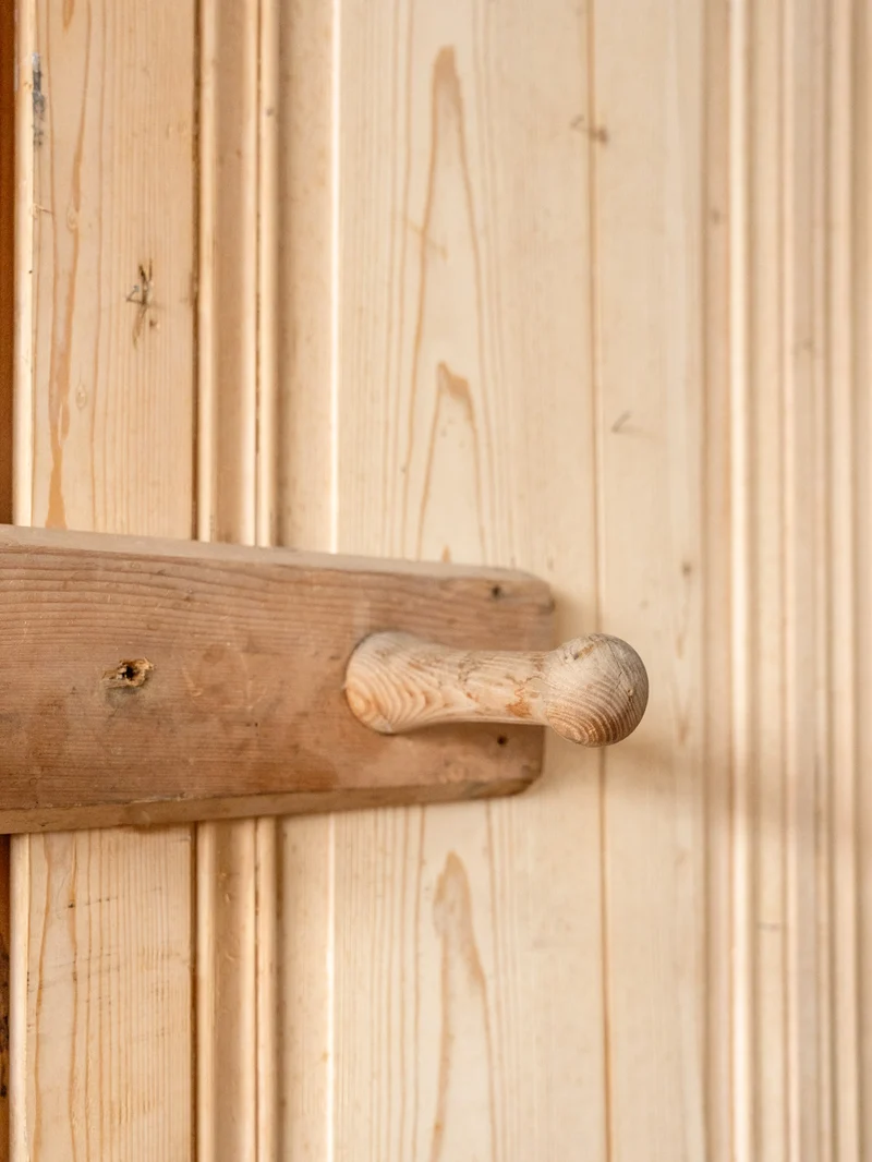 Max, le porte-manteau mural en bois N°414