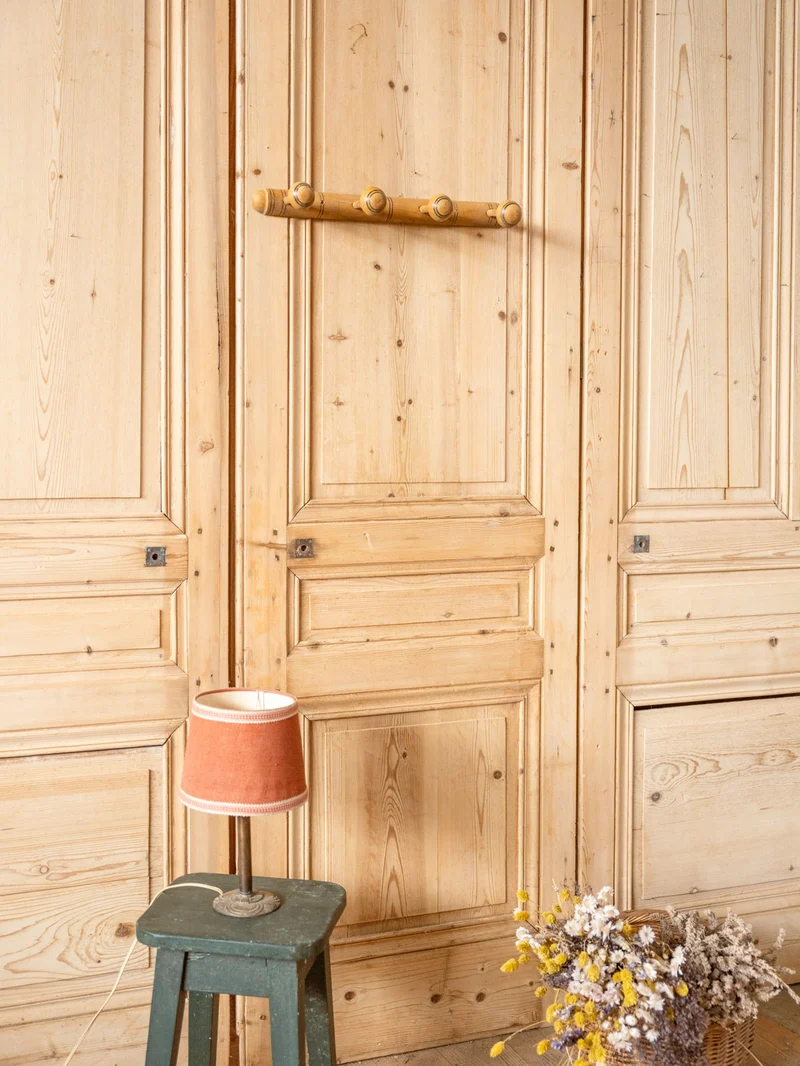Max, le petit porte-manteau mural en bois N°415