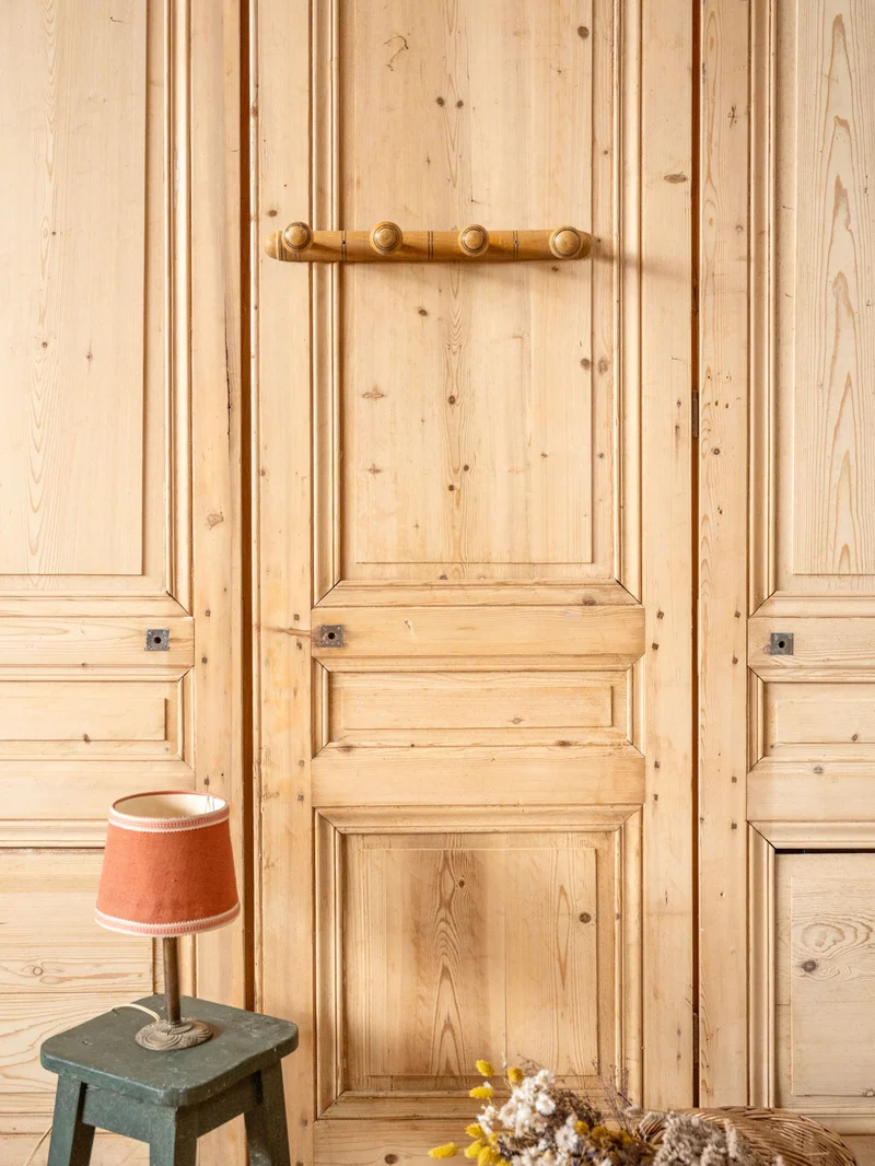 Max, le petit porte-manteau mural en bois N°415