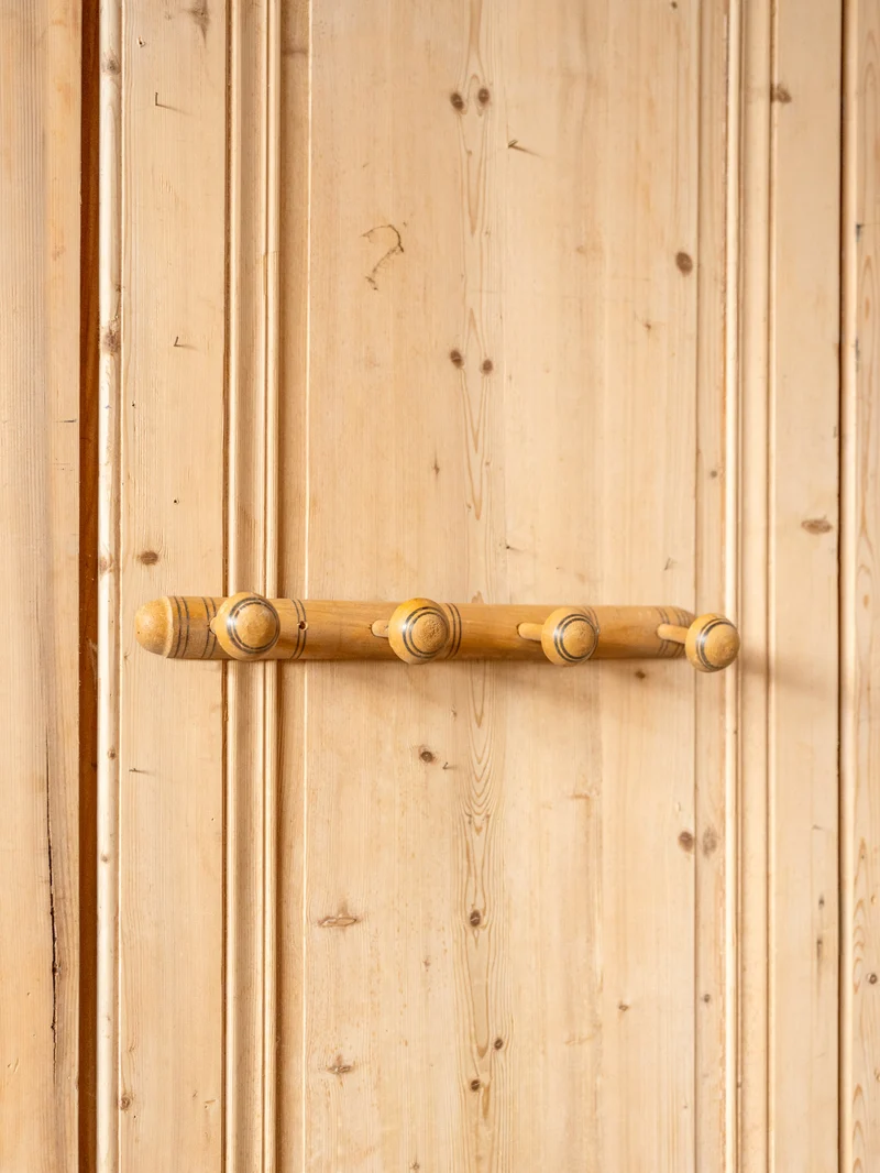 Max, le petit porte-manteau mural en bois N°415