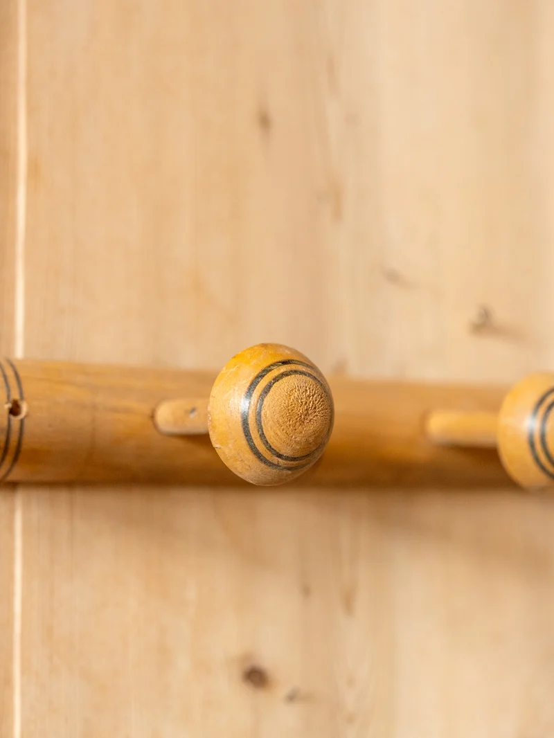 Max, le petit porte-manteau mural en bois N°415