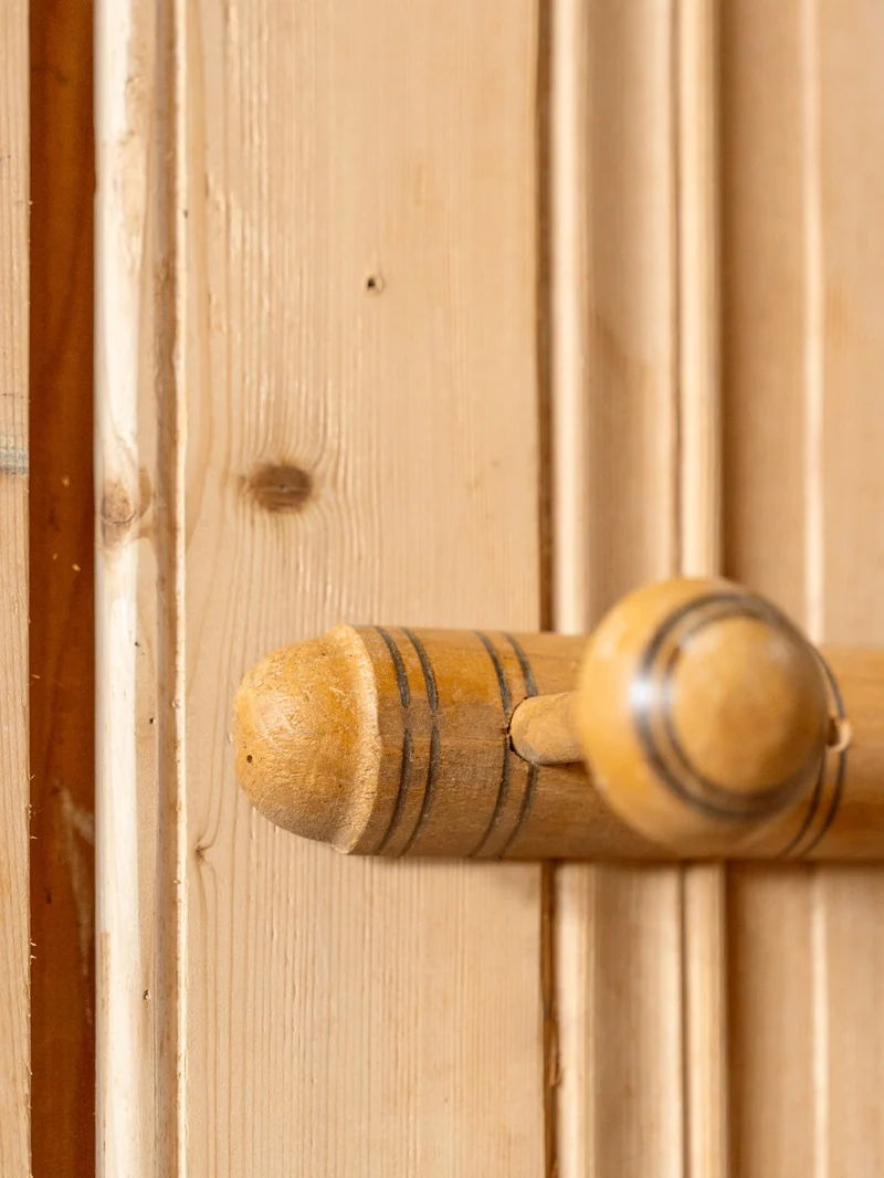 Max, le petit porte-manteau mural en bois N°415