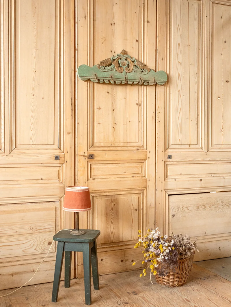 Max, le porte-manteau en bois vert menthe N°417