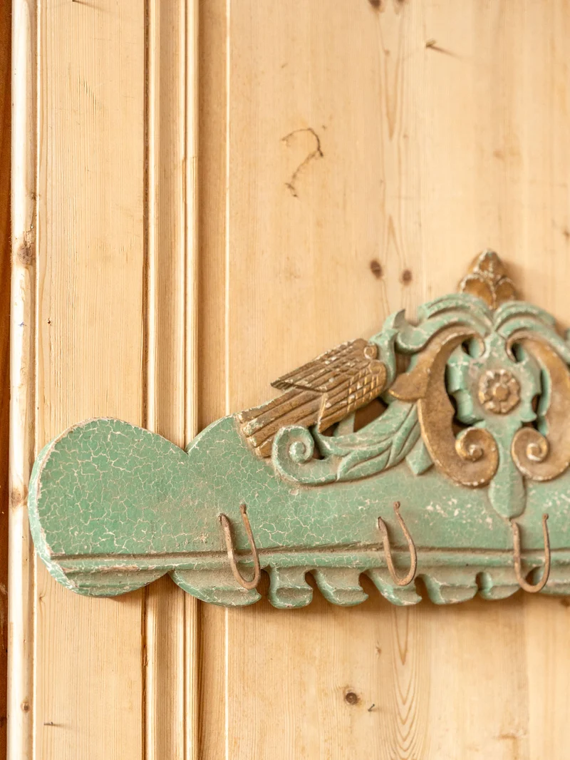Max, le porte-manteau en bois vert menthe N°417