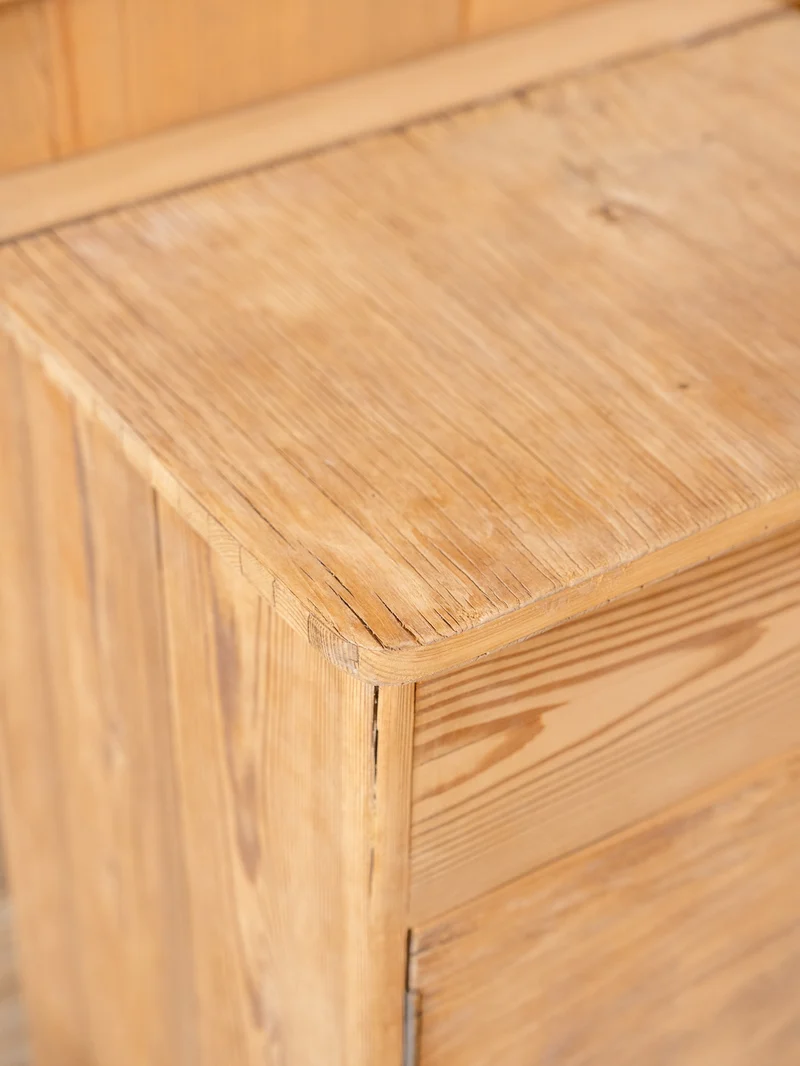 Fernand, l'ancien meuble de train en bois N°408