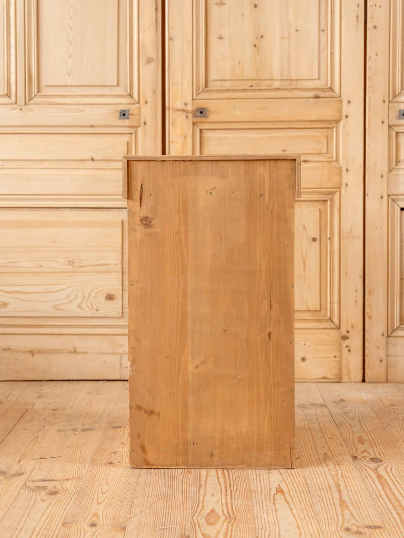 Fernand, l'ancien meuble de train en bois N°408