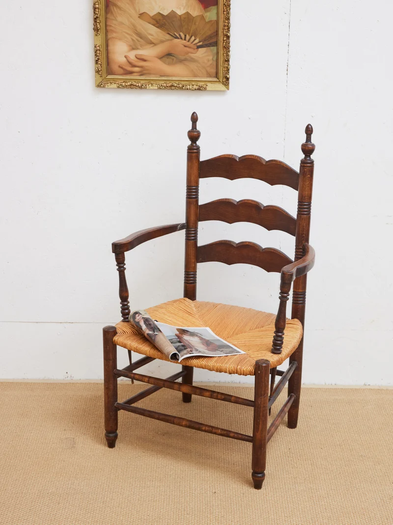 Ernest, le fauteuil en paille N°1496