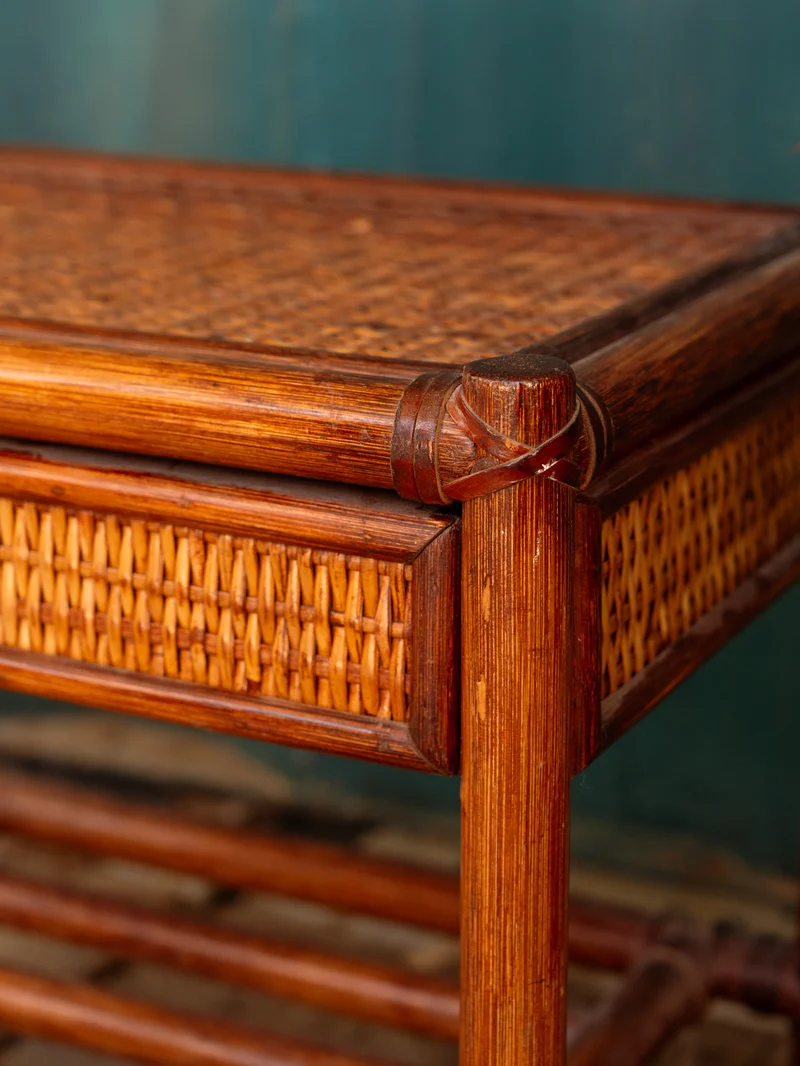 Odile, la table de chevet en rotin N°1492