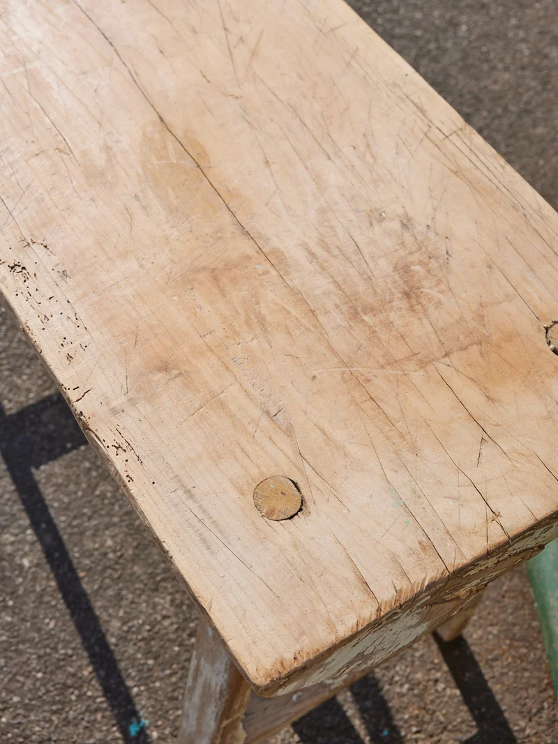 Francine, la table en bois patiné N°1408