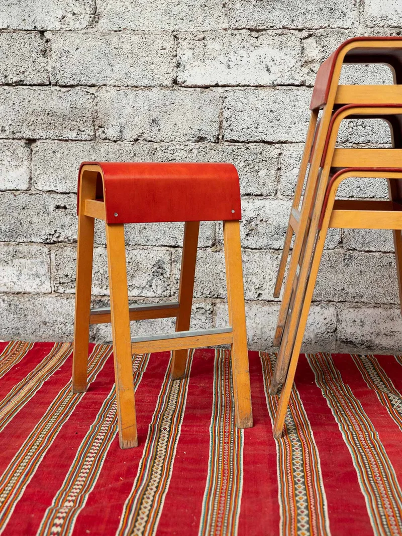 Pierre, le tabouret de bar minimaliste N°692