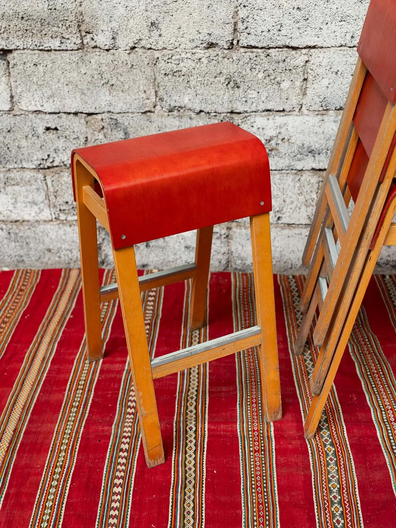 Pierre, le tabouret de bar minimaliste N°692