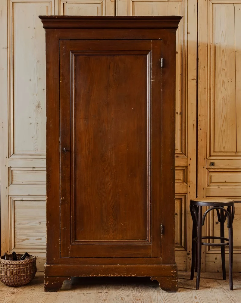 Blandine, la bonnetière en bois N°472