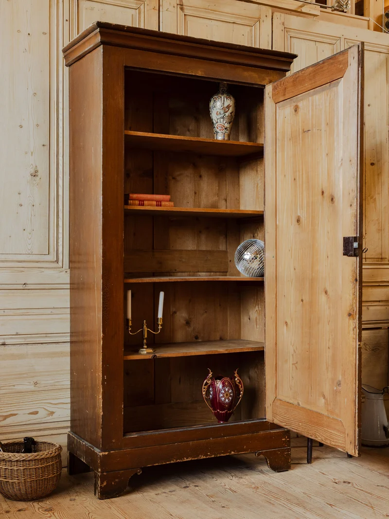 Blandine, la bonnetière en bois N°472