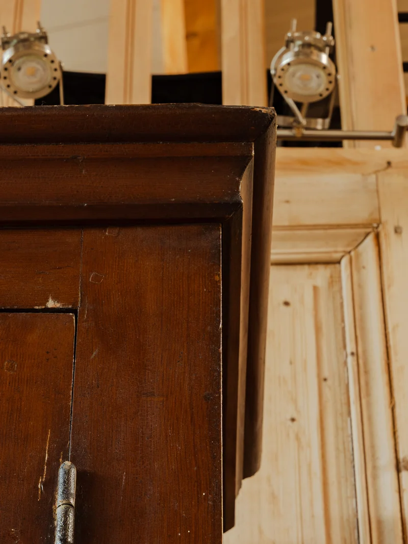 Blandine, la bonnetière en bois N°472