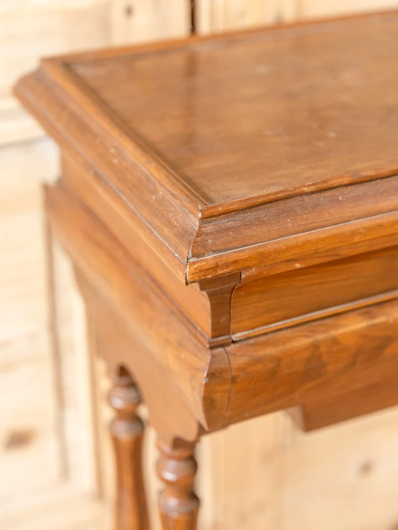 Louise, la coiffeuse en bois N°329